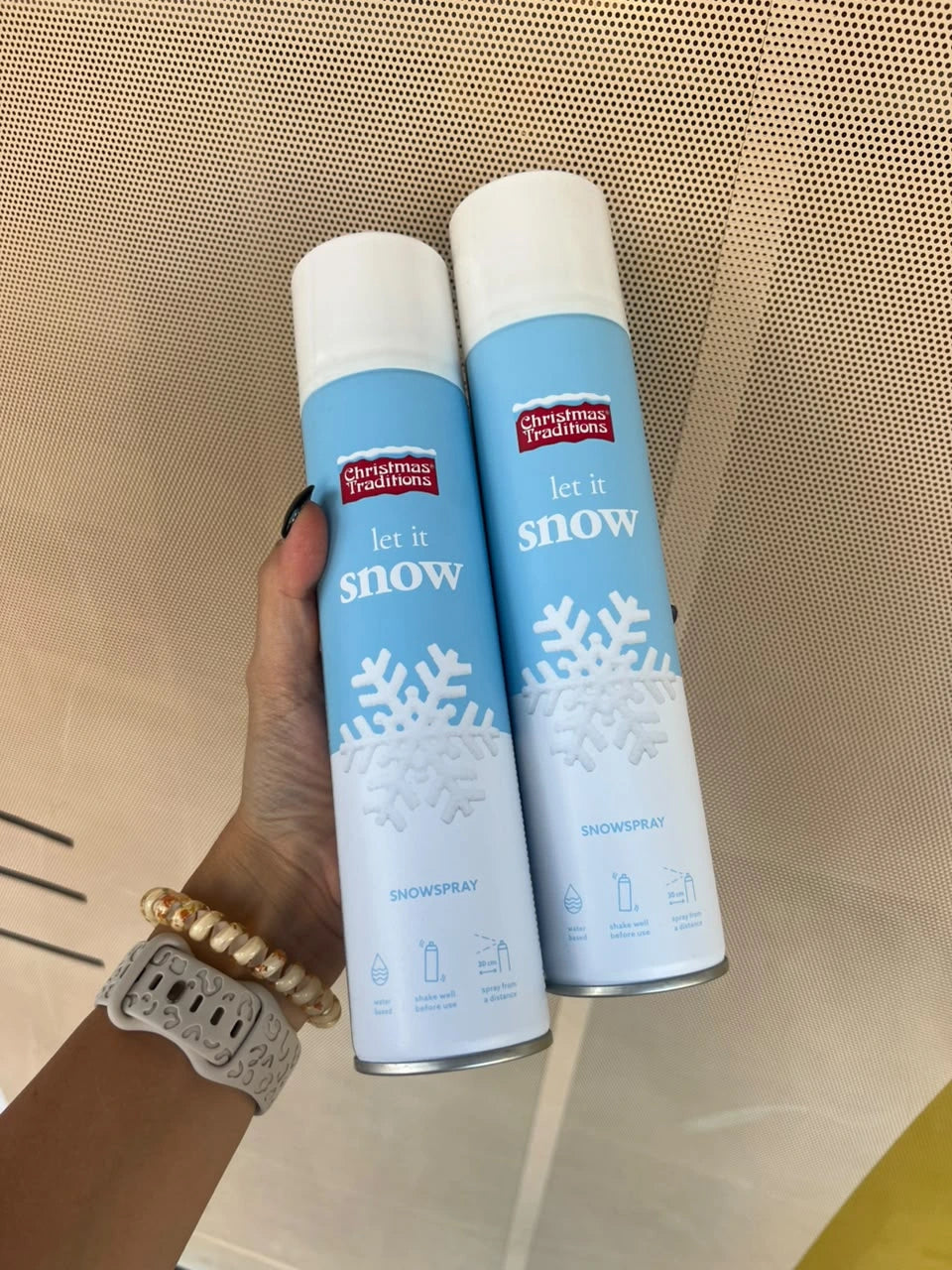 Let It Snow Spray cubicle lb