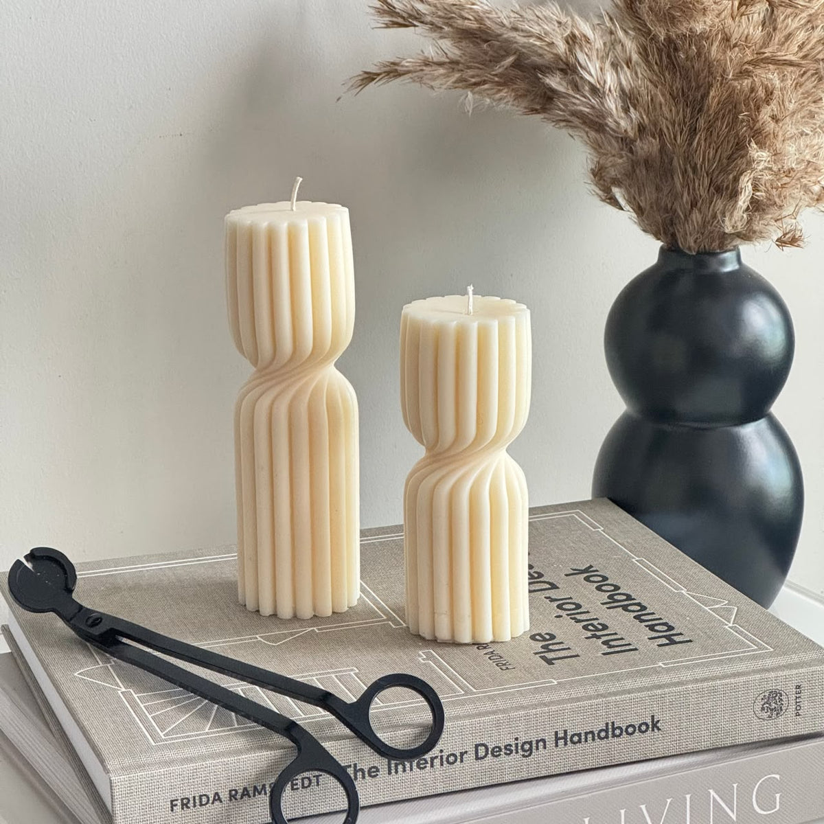 Ribbed baptism candle in small and big sizes - Cubicle LB
